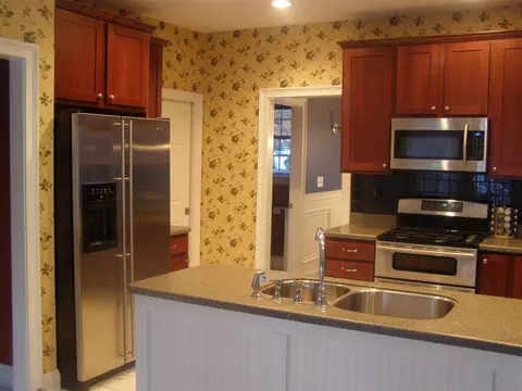 38 Beverly Dr, Albany, NY 12203 photo 2