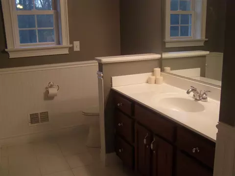 38 Beverly Dr, Albany, NY 12203 photo 9