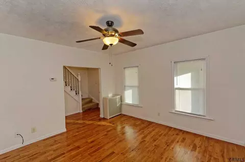 812 Thompson St, Schenectady, NY 12306 photo 4
