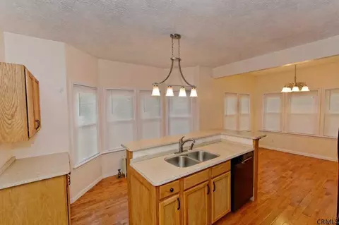 812 Thompson St, Schenectady, NY 12306 photo 9