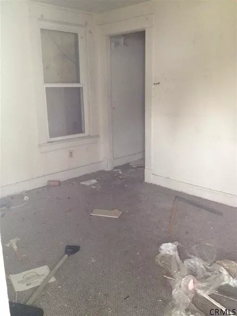 30 Henry St, Schenectady, NY 12304 photo 4