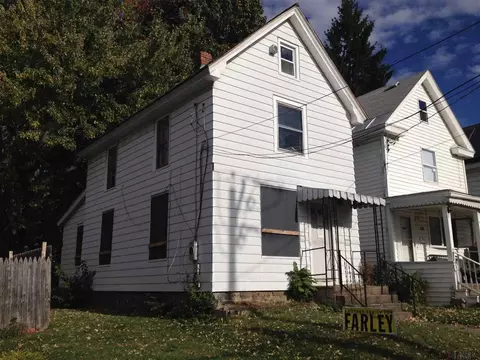 30 Henry St, Schenectady, NY 12304 photo 2