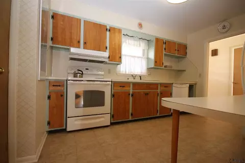 535 Wayne Pl, Delmar, NY 12054 photo 9