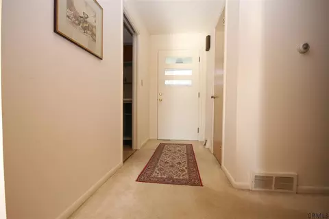 535 Wayne Pl, Delmar, NY 12054 photo 2