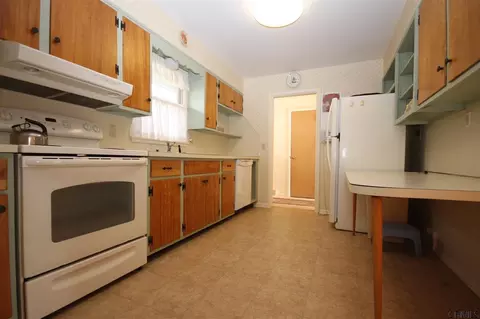 535 Wayne Pl, Delmar, NY 12054 photo 8