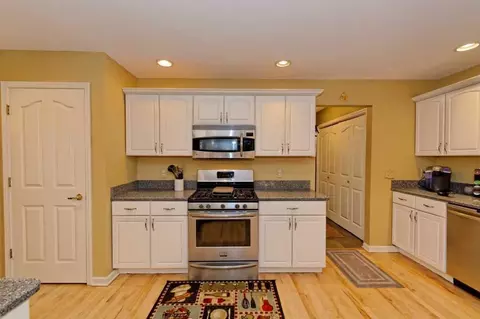 9 Seneca Ct, Slingerlands, NY 12159 photo 12