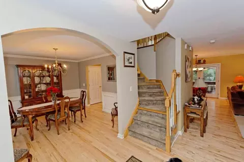 9 Seneca Ct, Slingerlands, NY 12159 photo 3