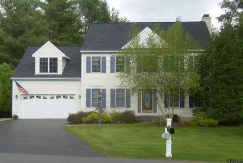 9 Seneca Ct, Slingerlands, NY 12159 photo 1