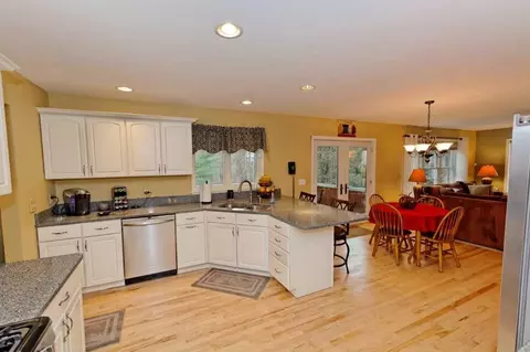 9 Seneca Ct, Slingerlands, NY 12159 photo 13