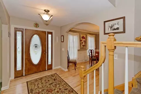 9 Seneca Ct, Slingerlands, NY 12159 photo 2