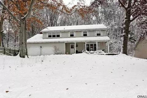 35 Algonquin Rd, Clifton Park, NY 12065 photo 1