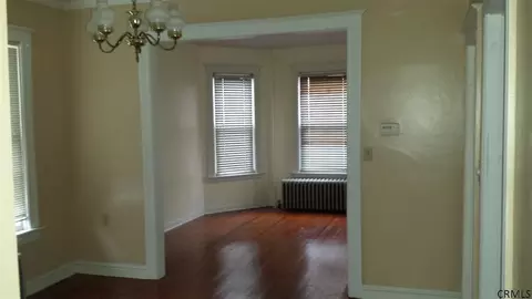 817 Beaver St, Schenectady, NY 12308 photo 4