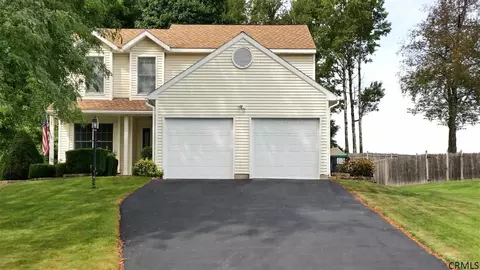 30 Mapleridge Ave, Clifton Park, NY 12065 photo 1