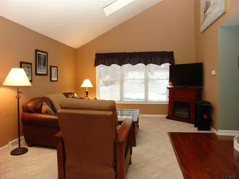 30 Mapleridge Ave, Clifton Park, NY 12065 photo 5