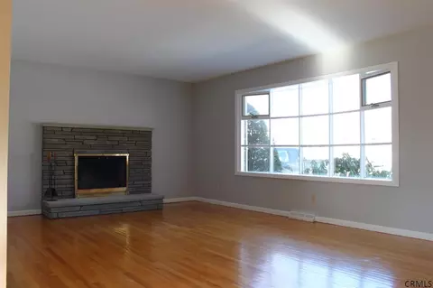 1246 Hendrickson Ave, Schenectady, NY 12309 photo 6