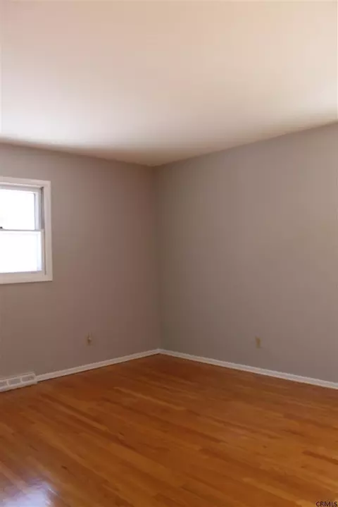 1246 Hendrickson Ave, Schenectady, NY 12309 photo 13