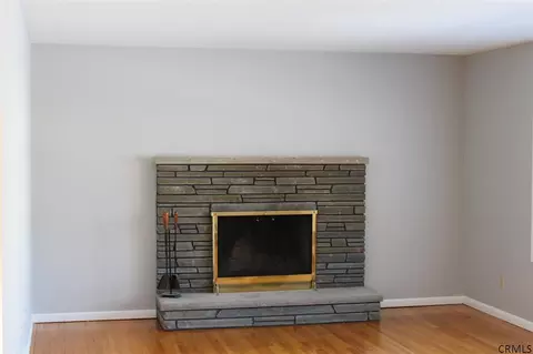 1246 Hendrickson Ave, Schenectady, NY 12309 photo 4