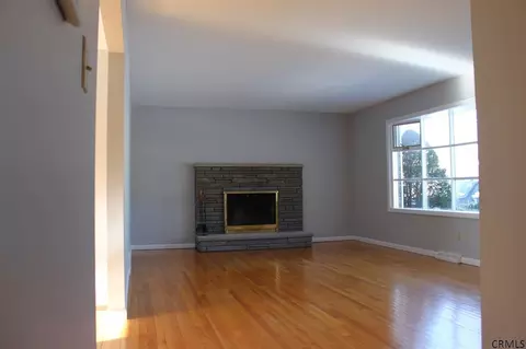 1246 Hendrickson Ave, Schenectady, NY 12309 photo 5