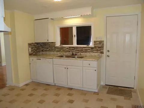 1039 Keyes Ave, Schenectady, NY 12309 photo 5