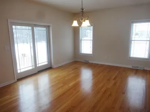 19 Bridle Path, Selkirk, NY 12158 photo 6