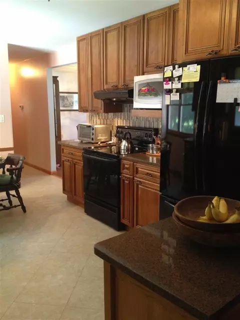 24 Wallace Dr, Delmar, NY 12054 photo 9