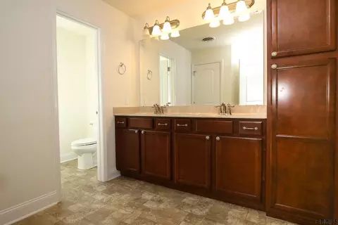 208 Paddock Cir, Schenectady, NY 12306 photo 15
