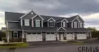 208 Paddock Cir, Schenectady, NY 12306 photo 2