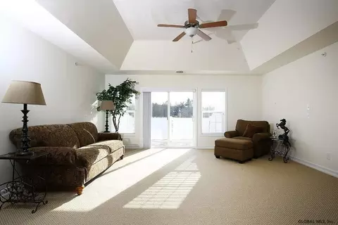 206 Paddock Cir, Schenectady, NY 12306 photo 8