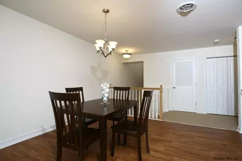 206 Paddock Cir, Schenectady, NY 12306 photo 7