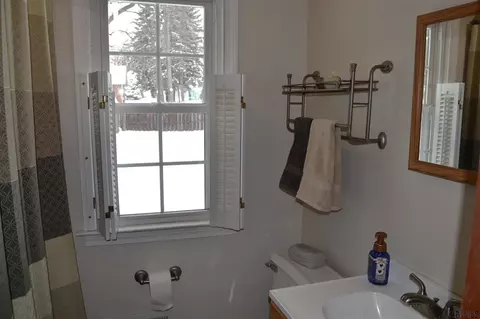 150 Eastholm Rd, Schenectady, NY 12304 photo 5