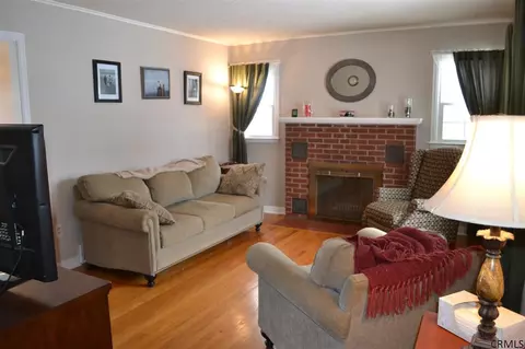 150 Eastholm Rd, Schenectady, NY 12304 photo 7