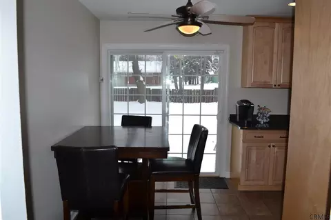 150 Eastholm Rd, Schenectady, NY 12304 photo 6