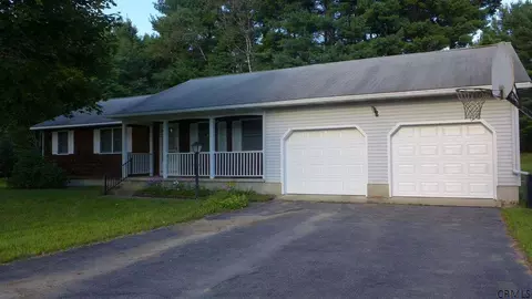 4 Wall St, Corinth, NY 12822 photo 5