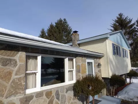 868 Midline Rd, Amsterdam, NY 12010 photo 2