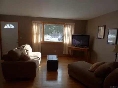 868 Midline Rd, Amsterdam, NY 12010 photo 4