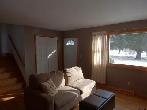 868 Midline Rd, Amsterdam, NY 12010 photo 3