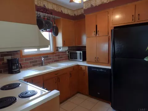 868 Midline Rd, Amsterdam, NY 12010 photo 7