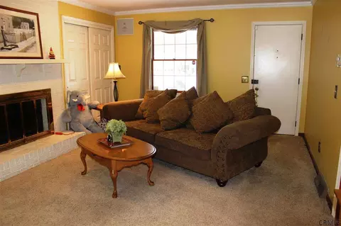85 Carstead Dr, Slingerlands, NY 12159 photo 6