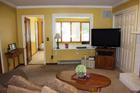 85 Carstead Dr, Slingerlands, NY 12159 photo 5