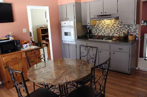 151 Della Valle Dr, Amsterdam, NY 12010 photo 7