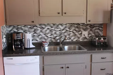 151 Della Valle Dr, Amsterdam, NY 12010 photo 5