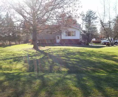 151 Della Valle Dr, Amsterdam, NY 12010 photo 1