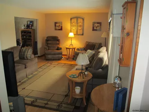 38 Memory Ln, Schenectady, NY 12306 photo 5