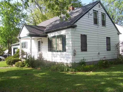 18 N Second Ave, Broadalbin, NY 12025 photo 1