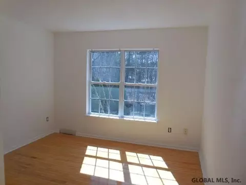 27 Commons Blvd, Clifton Park, NY 12065 photo 10