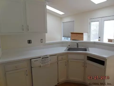 27 Commons Blvd, Clifton Park, NY 12065 photo 5