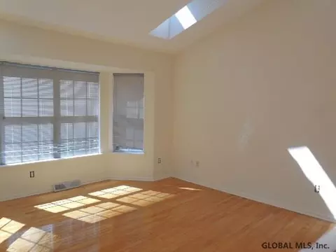 27 Commons Blvd, Clifton Park, NY 12065 photo 7