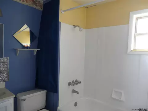 237 Front St, Schenectady, NY 12305 photo 9