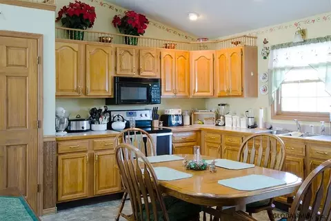 76 Morgans Ln, Fort Ann, NY 12827 photo 2