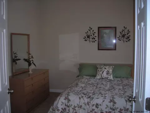 27 Covington Dr, Mechanicville, NY 12118 photo 12